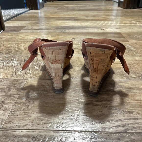 Diane Von Furstenberg Women's Sylvia Wedge - Picture 3 of 3